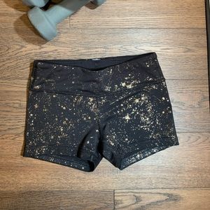 Ivivva Girls size 10 black with gold biker shorts